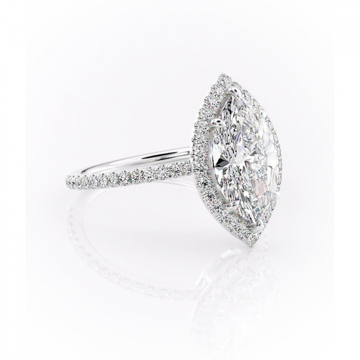 Inel de logodnă Celeste din aur Alb 14kt cu moissanite tăietură marquise – Halo rafinată pentru profil mediu | Personalizează și configurează gratuit online [1]