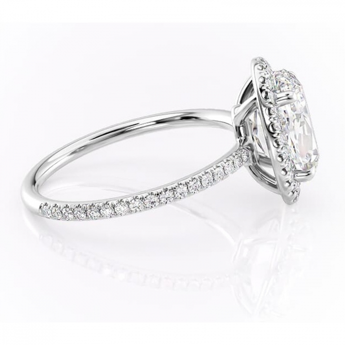 Inel de logodnă Celeste din aur Alb 14kt cu moissanite tăietură ovală – Halo rafinată pentru profil mediu | Personalizează și configurează gratuit online [2]