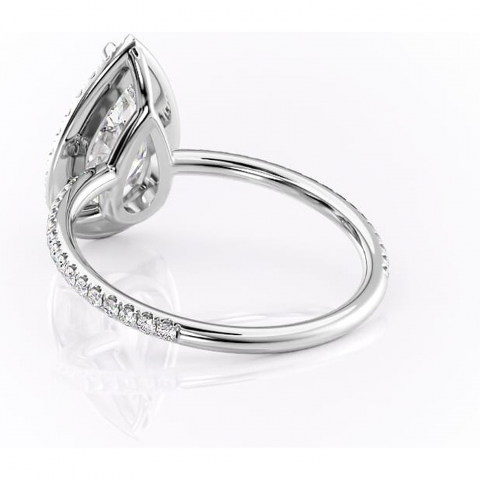 Inel de logodnă Celeste din aur Alb 14kt cu moissanite tăietură pară – Halo rafinată pentru profil mediu | Personalizează și configurează gratuit online [4]
