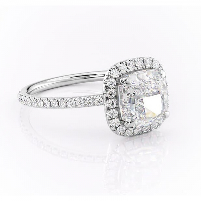 Inel de logodnă Celeste din aur Alb 14kt cu moissanite tăietură pernă – Halo rafinată pentru profil mediu | Personalizează și configurează gratuit online [1]