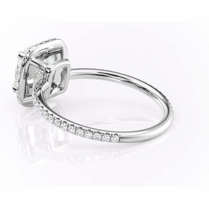 Inel de logodnă Celeste din aur Alb 14kt cu moissanite tăietură pernă – Halo rafinată pentru profil mediu | Personalizează și configurează gratuit online [5]