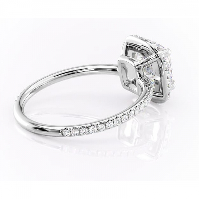 Inel de logodnă Celeste din aur Alb 14kt cu moissanite tăietură pernă – Halo rafinată pentru profil mediu | Personalizează și configurează gratuit online [3]