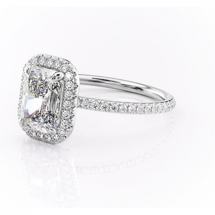 Inel de logodnă Celeste din aur Alb 14kt cu moissanite tăietură radiantă – Halo rafinată pentru profil mediu | Personalizează și configurează gratuit online [7]