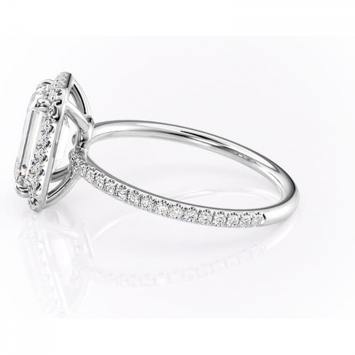 Inel de logodnă Celeste din aur Alb 14kt cu moissanite tăietură smarald – Halo rafinată pentru profil mediu | Personalizează și configurează gratuit online [6]