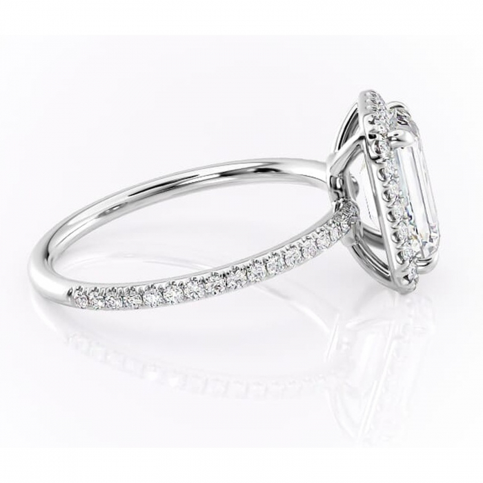 Inel de logodnă Celeste din aur Alb 14kt cu moissanite tăietură smarald – Halo rafinată pentru profil mediu | Personalizează și configurează gratuit online [2]