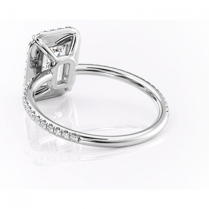 Inel de logodnă Celeste din aur Alb 14kt cu moissanite tăietură smarald – Halo rafinată pentru profil mediu | Personalizează și configurează gratuit online [4]