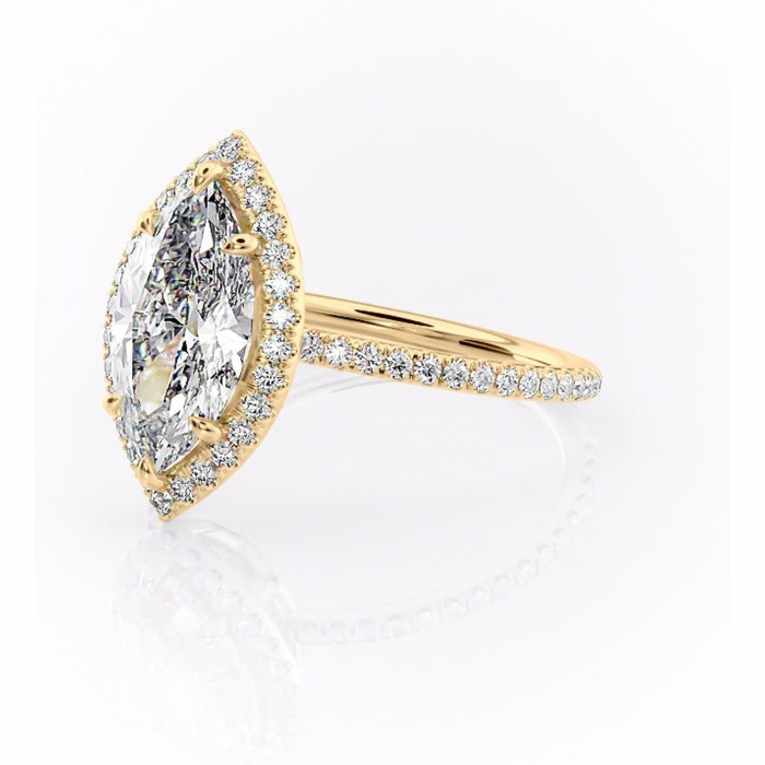 Inel de logodnă Celeste din aur Galben 14kt cu moissanite tăietură marquise – Halo rafinată pentru profil mediu | Personalizează și configurează gratuit online [7]