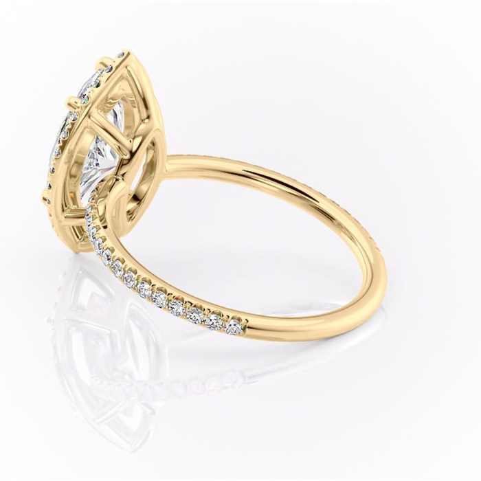 Inel de logodnă Celeste din aur Galben 14kt cu moissanite tăietură marquise – Halo rafinată pentru profil mediu | Personalizează și configurează gratuit online [5]
