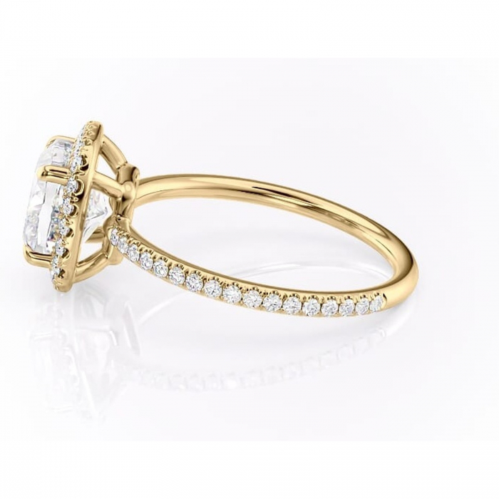 Inel de logodnă Celeste din aur Galben 14kt cu moissanite tăietură pernă – Halo rafinată pentru profil mediu | Personalizează și configurează gratuit online [6]