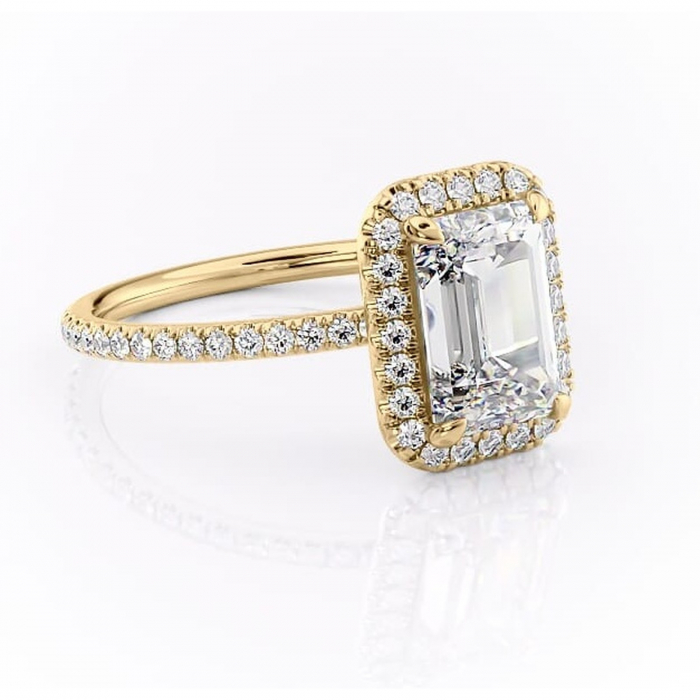 Inel de logodnă Celeste din aur Galben 14kt cu moissanite tăietură smarald – Halo rafinată pentru profil mediu | Personalizează și configurează gratuit online [1]