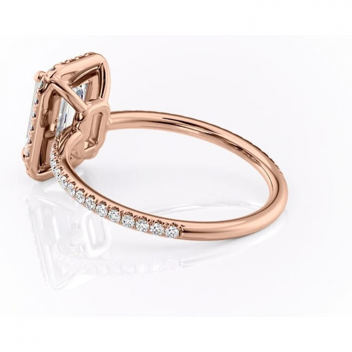 Inel de logodnă Celeste din aur Rose 14kt cu moissanite tăietură smarald – Halo rafinată pentru profil mediu | Personalizează și configurează gratuit online [5]