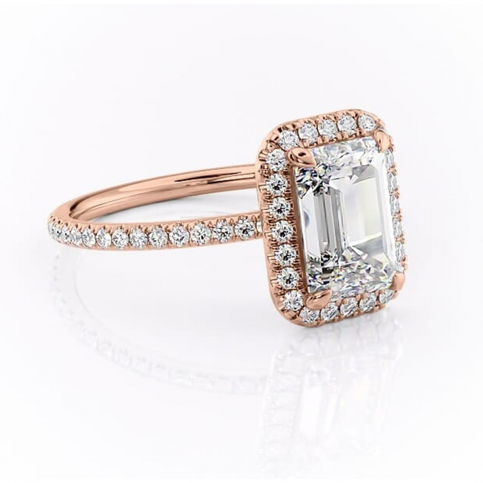 Inel de logodnă Celeste din aur Rose 14kt cu moissanite tăietură smarald – Halo rafinată pentru profil mediu | Personalizează și configurează gratuit online [1]