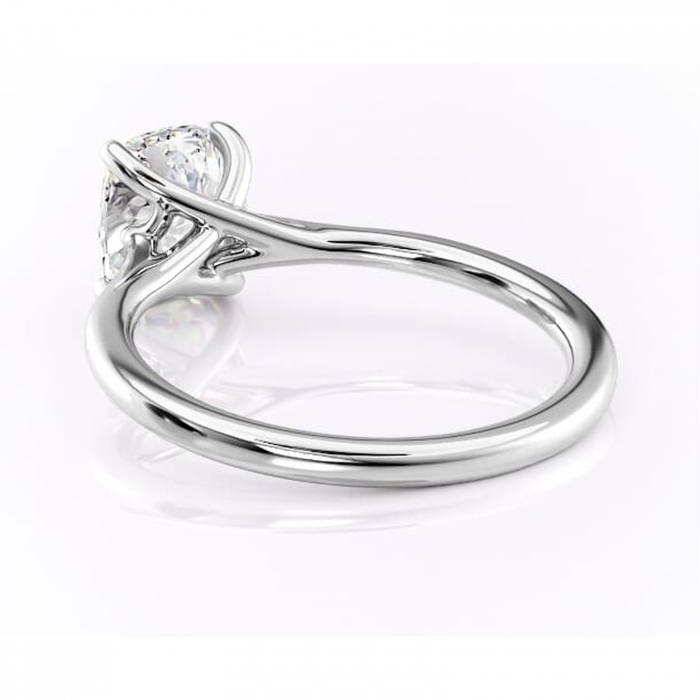 Inel de logodnă Charlotte din aur Alb 14kt cu moissanite tăietură pernă – Solitar rafinată pentru profil mediu | Personalizează și configurează gratuit online [4]