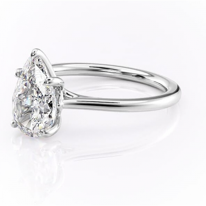 Inel de logodnă Charlotte din aur Alb 14kt cu moissanite tăietură pară – Solitar rafinată pentru profil mediu | Personalizează și configurează gratuit online [7]