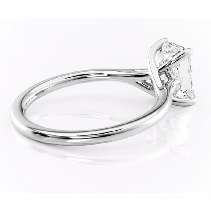 Inel de logodnă Charlotte din aur Alb 14kt cu moissanite tăietură radiantă – Solitar rafinată pentru profil mediu | Personalizează și configurează gratuit online [3]