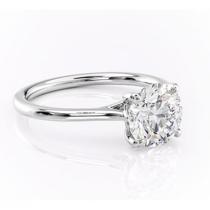 Inel de logodnă Charlotte din aur Alb 14kt cu moissanite tăietură rotundă – Solitar rafinată pentru profil mediu | Personalizează și configurează gratuit online [1]