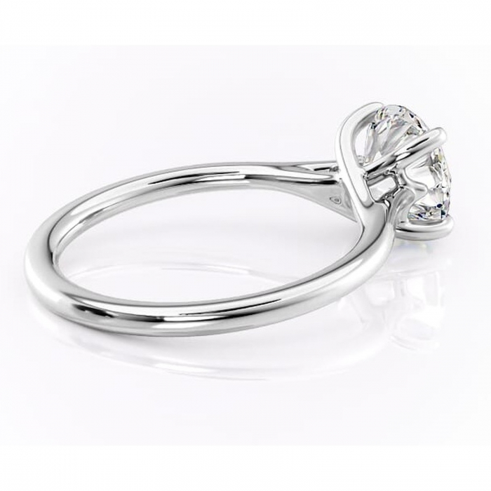 Inel de logodnă Charlotte din aur Alb 14kt cu moissanite tăietură rotundă – Solitar rafinată pentru profil mediu | Personalizează și configurează gratuit online [3]