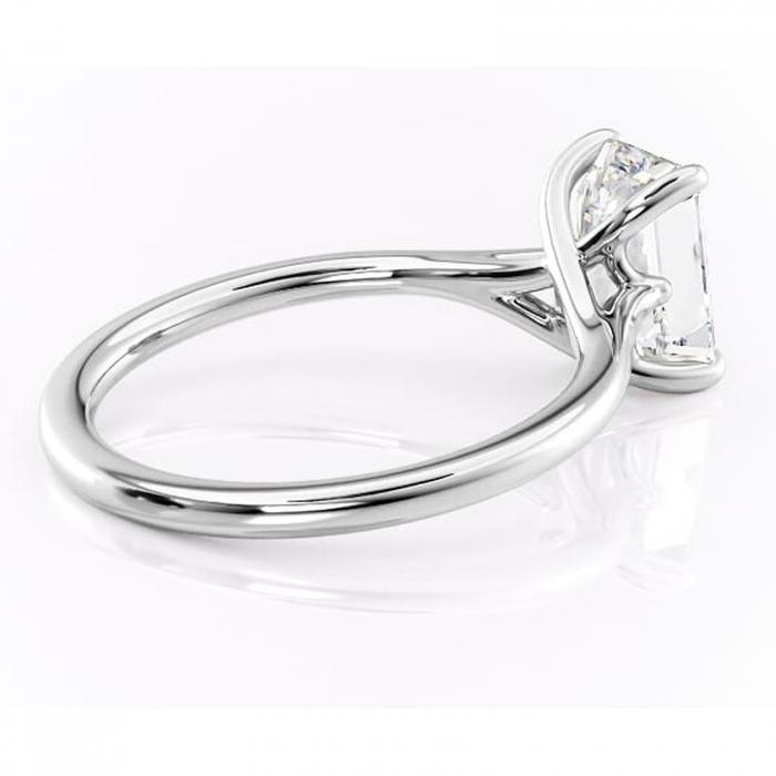 Inel de logodnă Charlotte din aur Alb 14kt cu moissanite tăietură smarald – Solitar rafinată pentru profil mediu | Personalizează și configurează gratuit online [3]