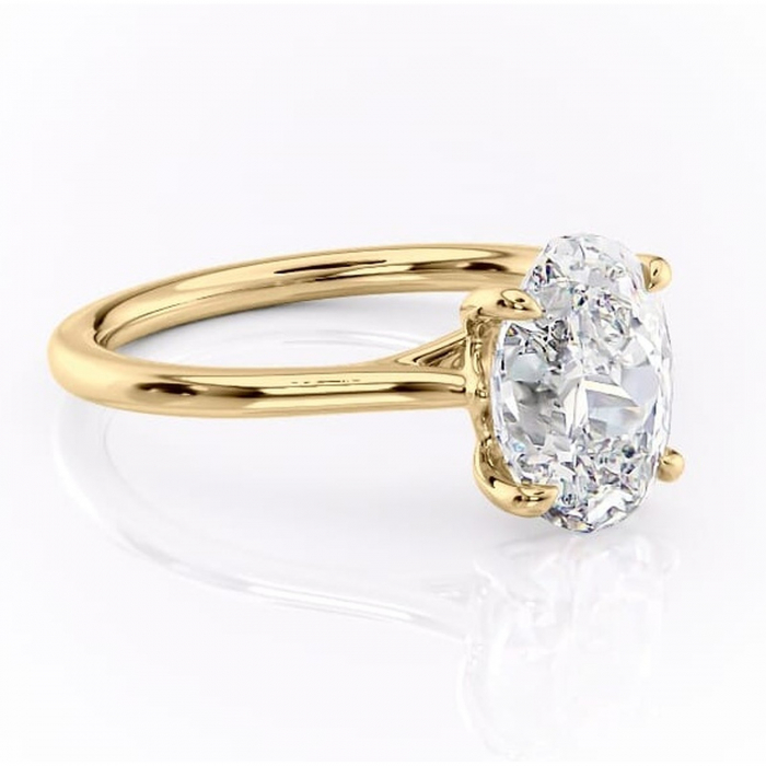 Inel de logodnă Charlotte din aur Galben 14kt cu moissanite tăietură ovală – Solitar rafinată pentru profil mediu | Personalizează și configurează gratuit online [1]