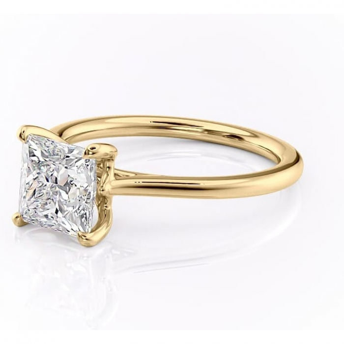 Inel de logodnă Charlotte din aur Galben 14kt cu moissanite tăietură princess – Solitar rafinată pentru profil mediu | Personalizează și configurează gratuit online [7]
