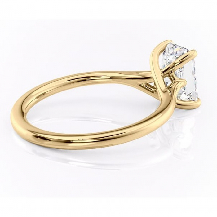 Inel de logodnă Charlotte din aur Galben 14kt cu moissanite tăietură radiantă – Solitar rafinată pentru profil mediu | Personalizează și configurează gratuit online [3]