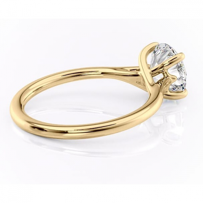 Inel de logodnă Charlotte din aur Galben 14kt cu moissanite tăietură rotundă – Solitar rafinată pentru profil mediu | Personalizează și configurează gratuit online [3]