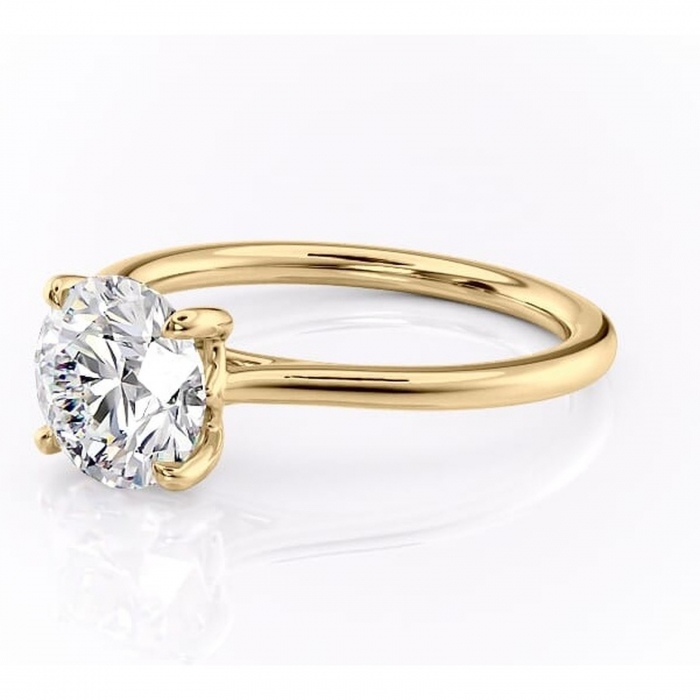 Inel de logodnă Charlotte din aur Galben 14kt cu moissanite tăietură rotundă – Solitar rafinată pentru profil mediu | Personalizează și configurează gratuit online [7]