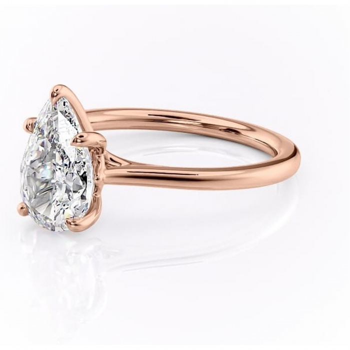 Inel de logodnă Charlotte din aur Rose 14kt cu moissanite tăietură pară – Solitar rafinată pentru profil mediu | Personalizează și configurează gratuit online [7]