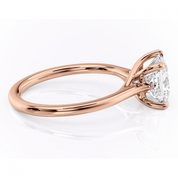 Inel de logodnă Charlotte din aur Rose 18kt cu moissanite tăietură princess – Solitar rafinată pentru profil mediu | Personalizează și configurează gratuit online [2]