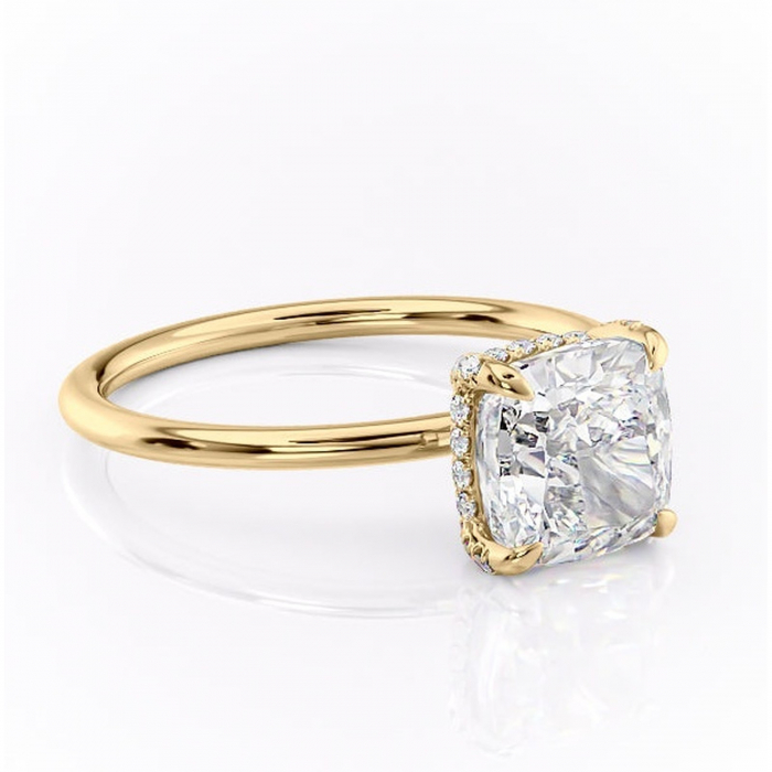 Inel de logodnă Clarabelle din aur Galben 14kt cu moissanite tăietură pernă – Solitar rafinată pentru profil înalt | Personalizează și configurează gratuit online [1]