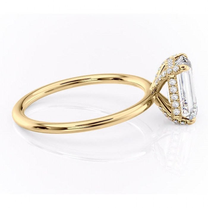 Inel de logodnă Clarabelle din aur Galben 14kt cu moissanite tăietură smarald – Solitar rafinată pentru profil înalt | Personalizează și configurează gratuit online [2]
