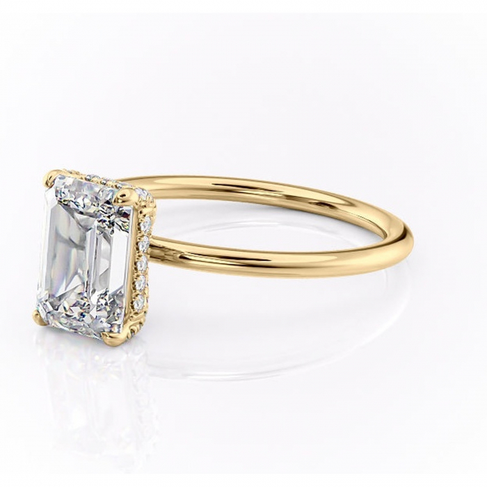 Inel de logodnă Clarabelle din aur Galben 14kt cu moissanite tăietură smarald – Solitar rafinată pentru profil înalt | Personalizează și configurează gratuit online [7]