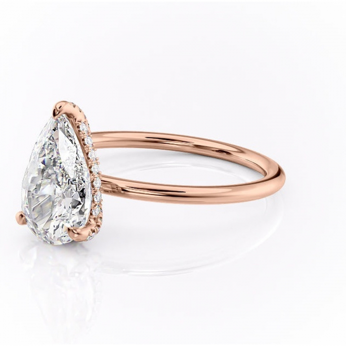Inel de logodnă Clarabelle din aur Rose 14kt cu moissanite tăietură pară – Solitar rafinată pentru profil înalt | Personalizează și configurează gratuit online [7]