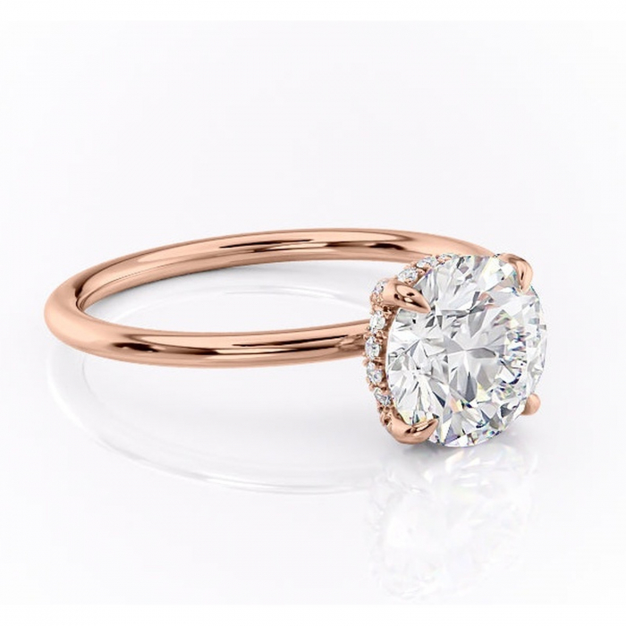 Inel de logodnă Clarabelle din aur Rose 14kt cu moissanite tăietură rotundă – Solitar rafinată pentru profil înalt | Personalizează și configurează gratuit online [1]
