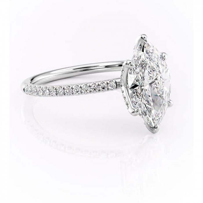 Inel de logodnă Cleo din aur Alb 14kt cu moissanite tăietură marquise – Montură pavé rafinată pentru profil înalt | Personalizează și configurează gratuit online [1]