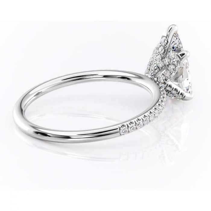 Inel de logodnă Cleo din aur Alb 18kt cu moissanite tăietură pară – Montură pavé rafinată pentru profil înalt | Personalizează și configurează gratuit online [3]