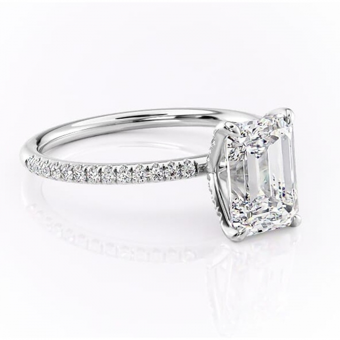 Inel de logodnă Cleo din aur Alb 14kt cu moissanite tăietură smarald – Montură pavé rafinată pentru profil înalt | Personalizează și configurează gratuit online [1]