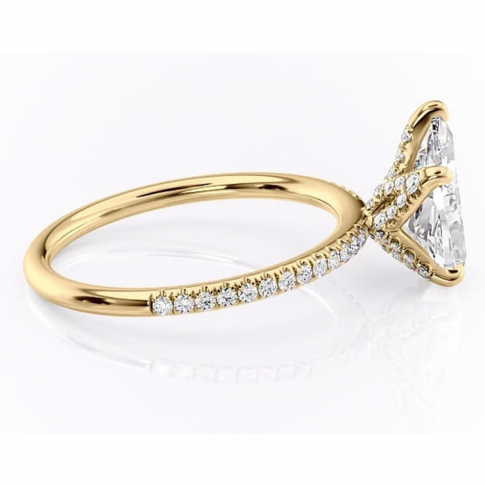 Inel de logodnă Cleo din aur Galben 18kt cu moissanite tăietură pară – Montură pavé rafinată pentru profil înalt | Personalizează și configurează gratuit online [2]