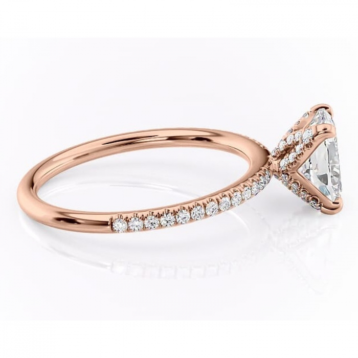 Inel de logodnă Cleo din aur Rose 14kt cu moissanite tăietură pernă – Montură pavé rafinată pentru profil înalt | Personalizează și configurează gratuit online [2]