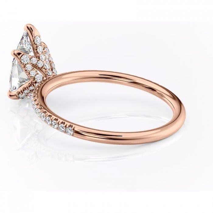 Inel de logodnă Cleo din aur Rose 18kt cu moissanite tăietură pară – Montură pavé rafinată pentru profil înalt | Personalizează și configurează gratuit online [5]