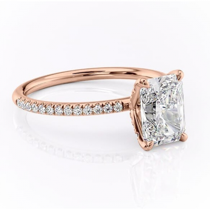 Inel de logodnă Cleo din aur Rose 14kt cu moissanite tăietură radiantă – Montură pavé rafinată pentru profil înalt | Personalizează și configurează gratuit online [1]