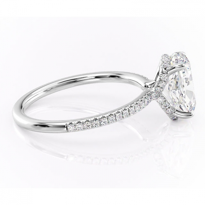 Inel de logodnă Coraline din aur Alb 14kt cu moissanite tăietură ovală – Montură pavé rafinată pentru profil înalt | Personalizează și configurează gratuit online [2]