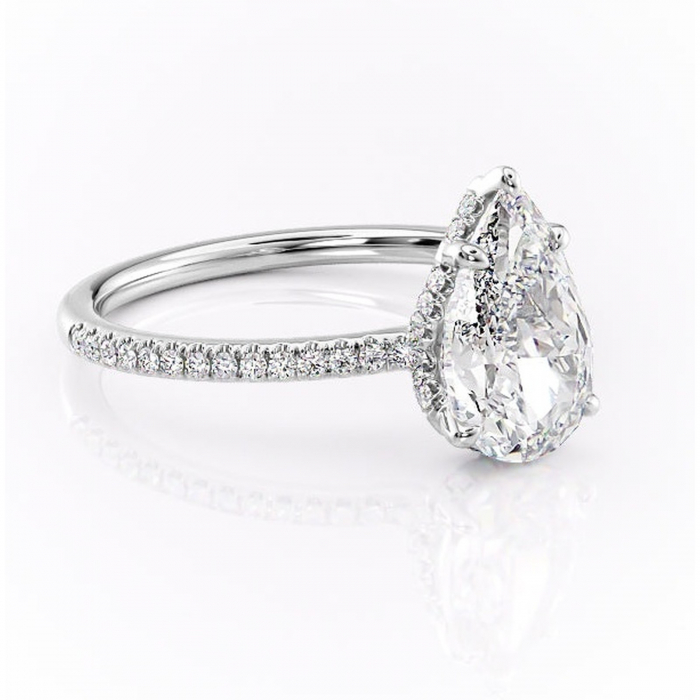 Inel de logodnă Coraline din aur Alb 14kt cu moissanite tăietură pară – Montură pavé rafinată pentru profil înalt | Personalizează și configurează gratuit online [1]