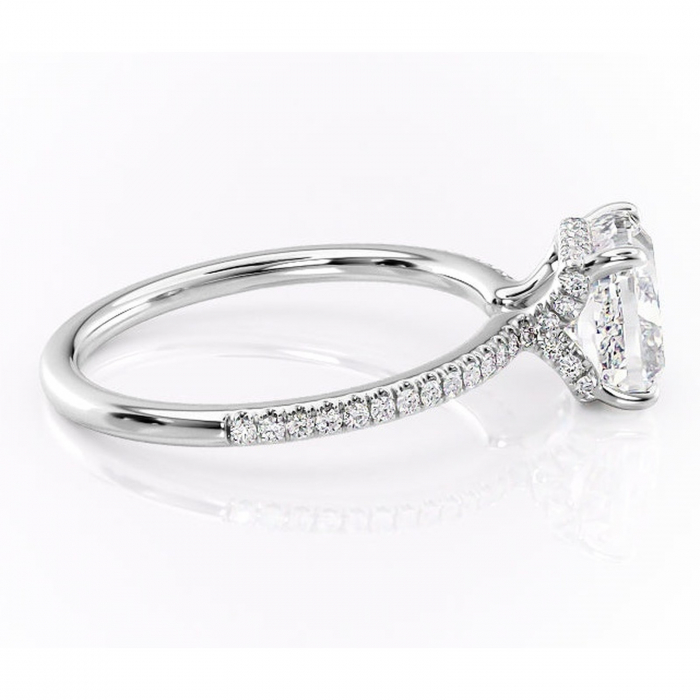 Inel de logodnă Coraline din aur Alb 14kt cu moissanite tăietură pernă – Montură pavé rafinată pentru profil înalt | Personalizează și configurează gratuit online [2]