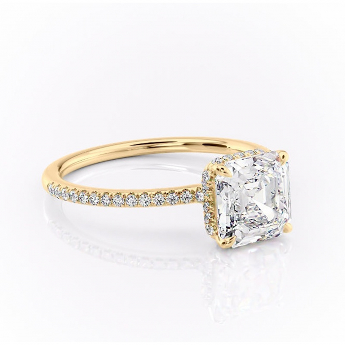 Inel de logodnă Coraline din aur Galben 18kt cu moissanite tăietură asscher – Montură pavé rafinată pentru profil înalt | Personalizează și configurează gratuit online [1]