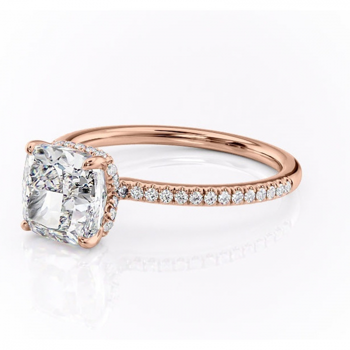 Inel de logodnă Coraline din aur Rose 18kt cu moissanite tăietură pernă – Montură pavé rafinată pentru profil înalt | Personalizează și configurează gratuit online [7]