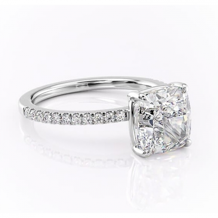 Inel de logodnă Cordelia din aur Alb 14kt cu moissanite tăietură pernă – Profil pătrat rafinată pentru profil înalt | Personalizează și configurează gratuit online [1]