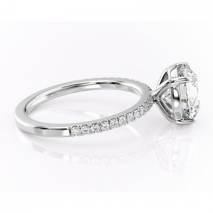 Inel de logodnă Cordelia din aur Alb 14kt cu moissanite tăietură rotundă – Profil pătrat rafinată pentru profil înalt | Personalizează și configurează gratuit online [2]