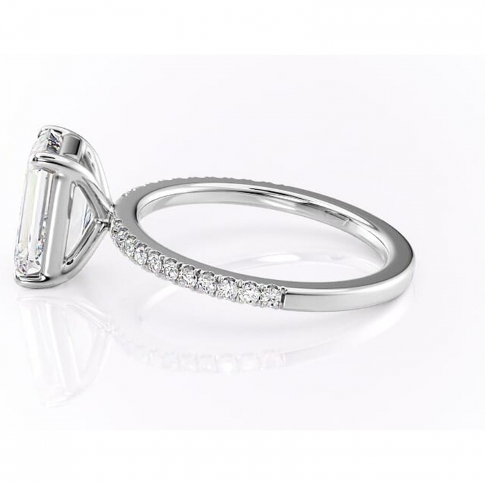 Inel de logodnă Cordelia din aur Alb 14kt cu moissanite tăietură smarald – Profil pătrat rafinată pentru profil înalt | Personalizează și configurează gratuit online [6]