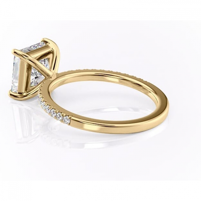 Inel de logodnă Cordelia din aur Galben 18kt cu moissanite tăietură princess – Profil pătrat rafinată pentru profil înalt | Personalizează și configurează gratuit online [5]